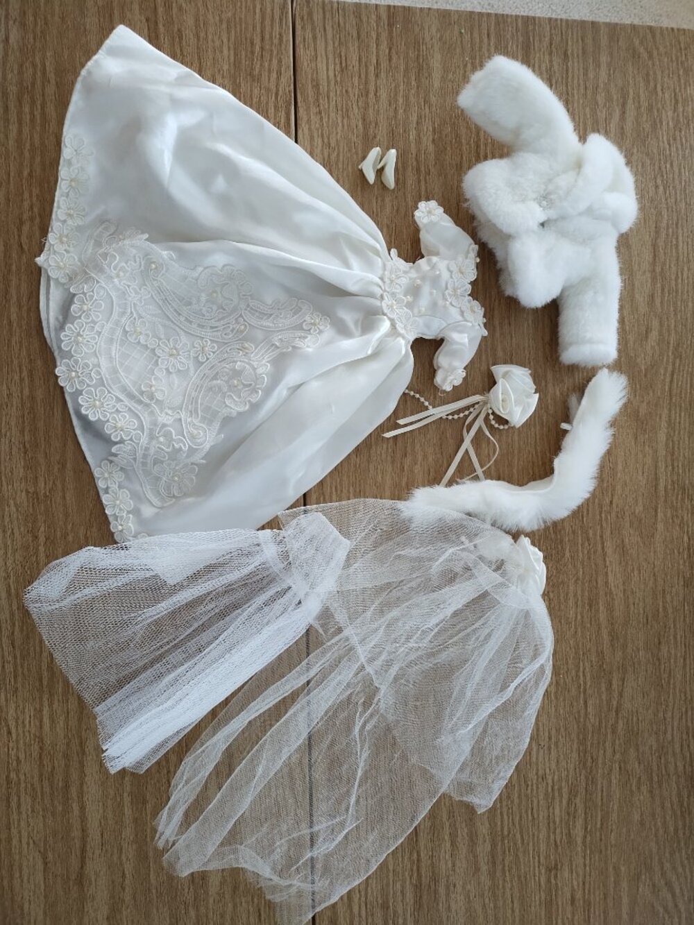 Doll Bride's Dress and Accessories